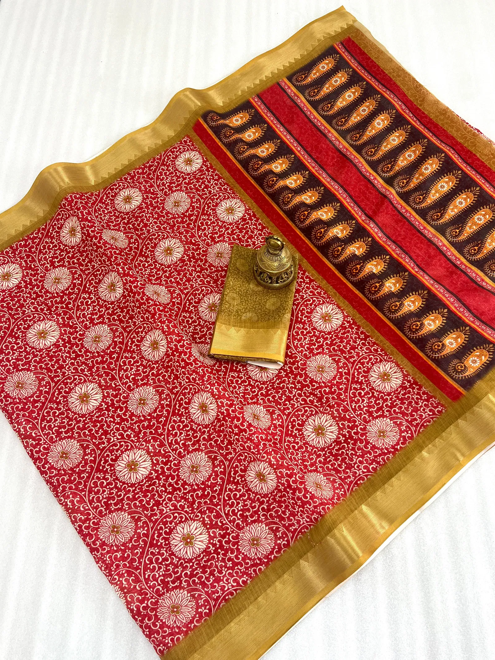 MG 401 Plain Linen Printed Daily Wear Sarees Wholesale Shop In Surat